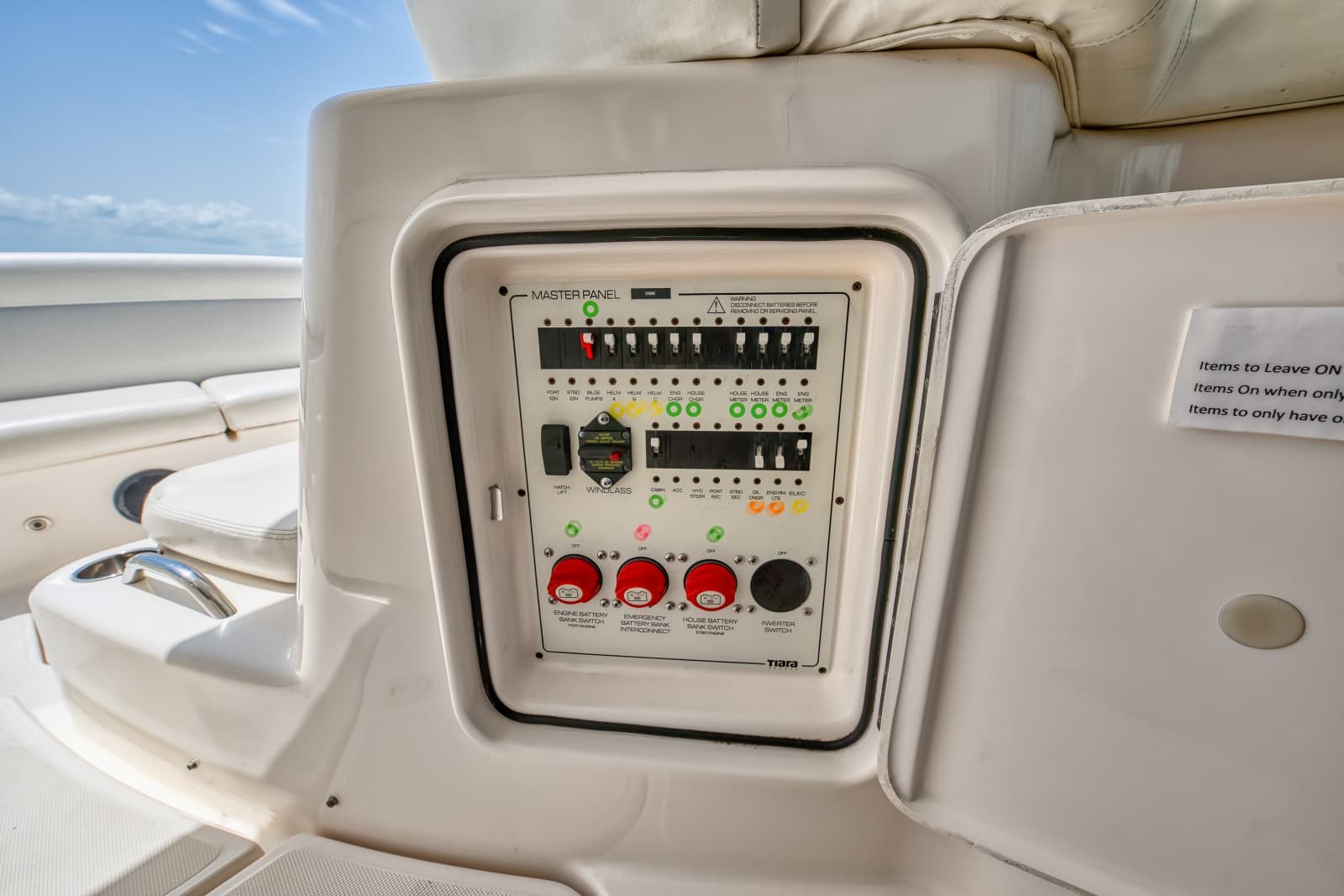 2011 Tiara Yachts 3500 Sovran LE