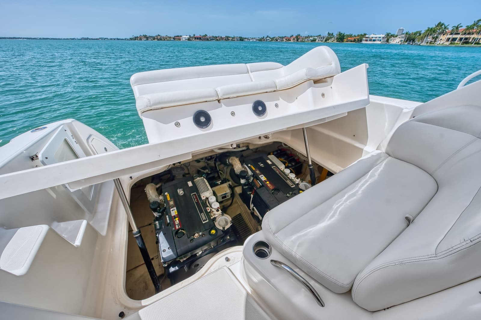 2011 Tiara Yachts 3500 Sovran LE