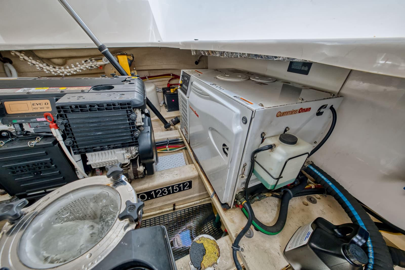 2011 Tiara Yachts 3500 Sovran LE