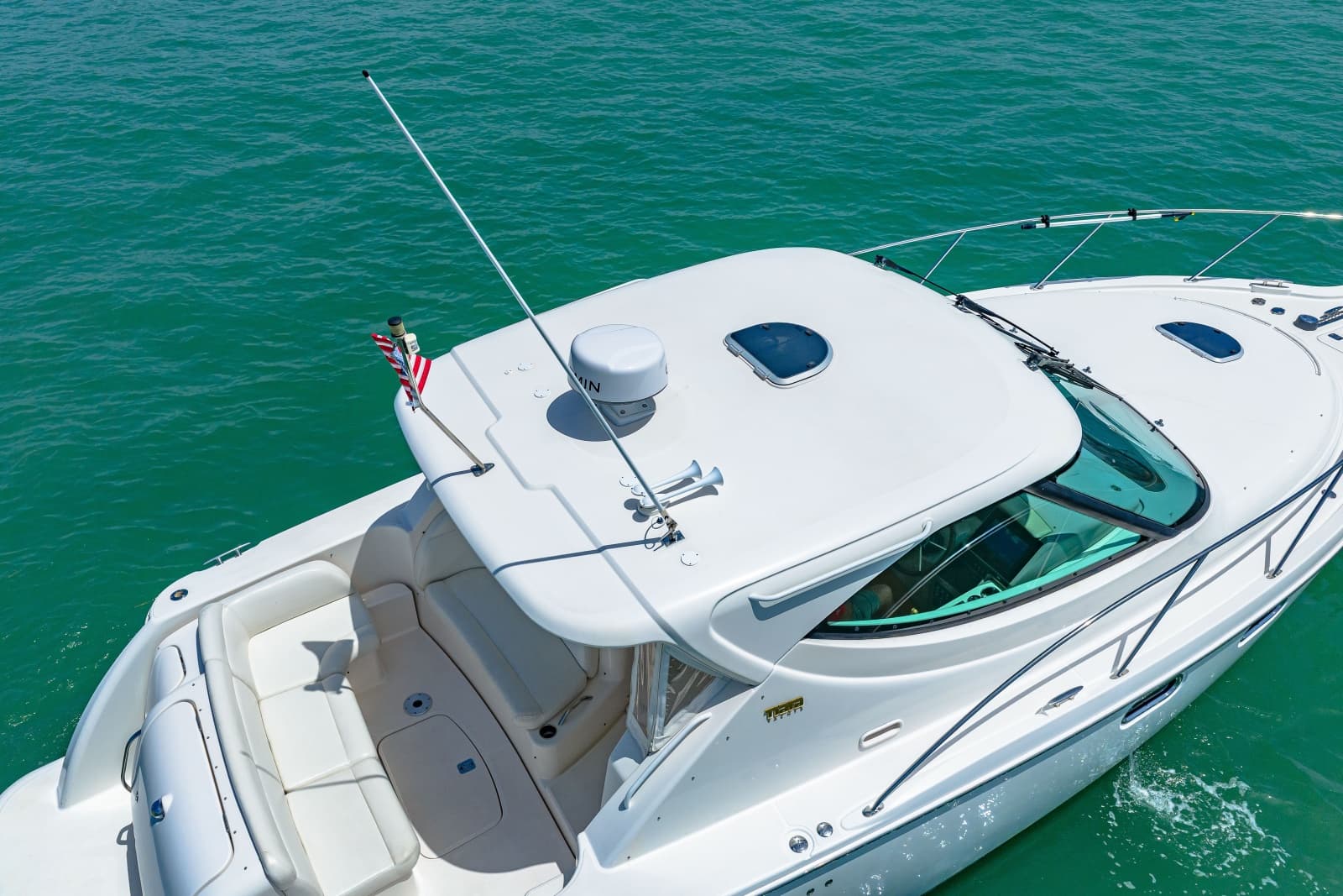 2011 Tiara Yachts 3500 Sovran LE