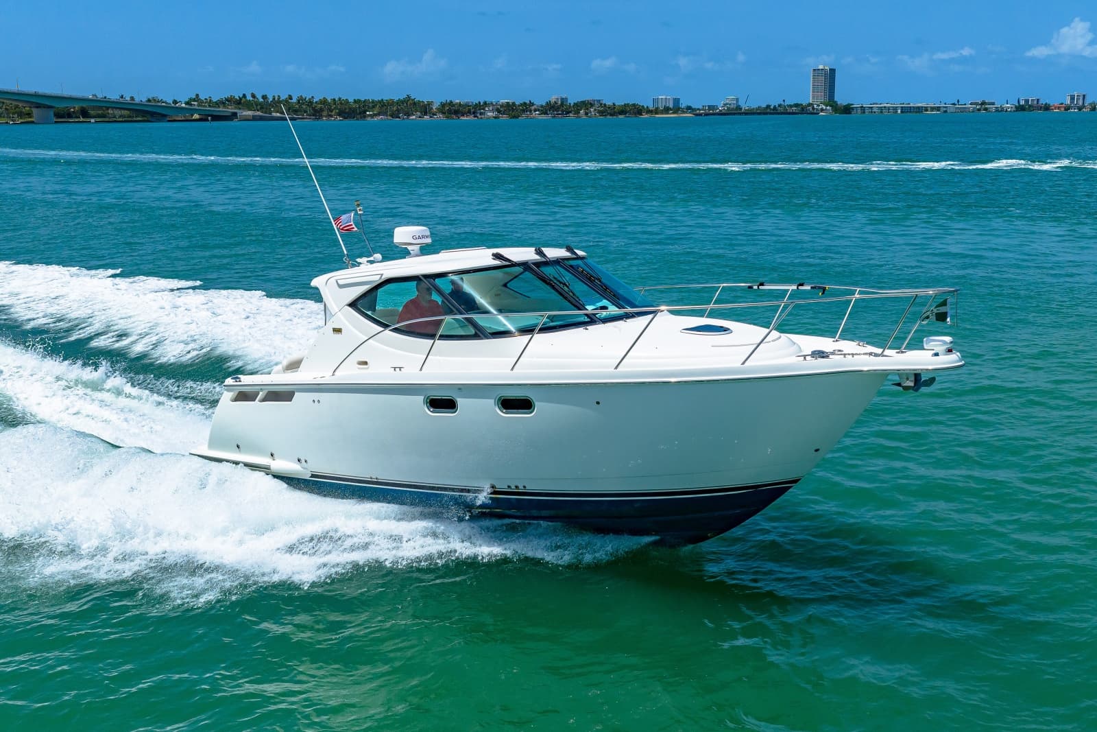 2011 Tiara Yachts 3500 Sovran LE