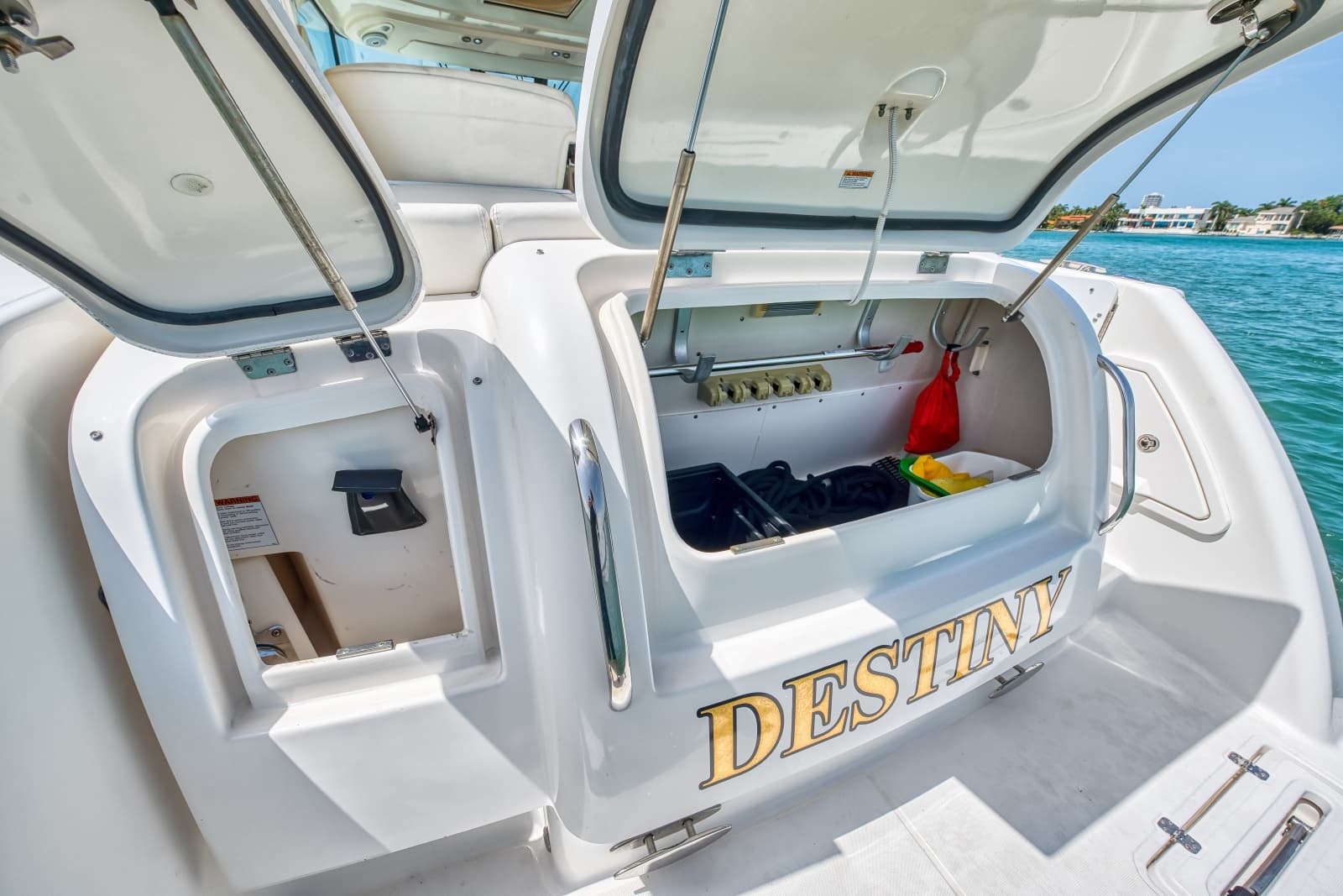 2011 Tiara Yachts 3500 Sovran LE