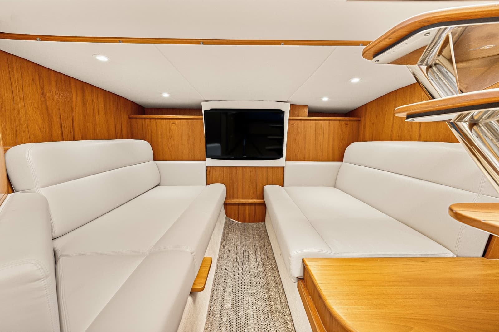 2011 Tiara Yachts 3500 Sovran LE