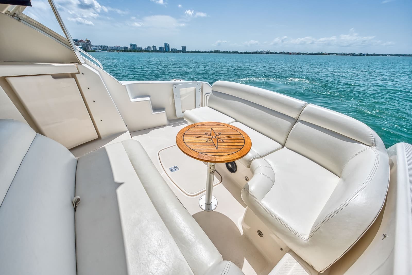 2011 Tiara Yachts 3500 Sovran LE