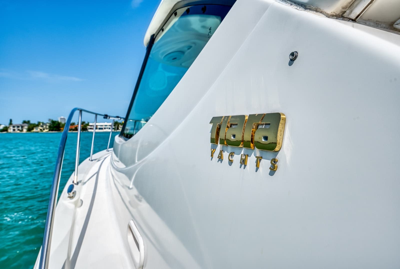 2011 Tiara Yachts 3500 Sovran LE