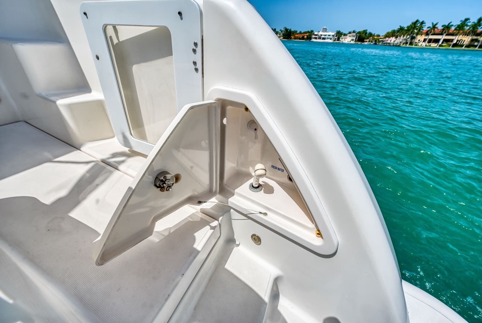 2011 Tiara Yachts 3500 Sovran LE