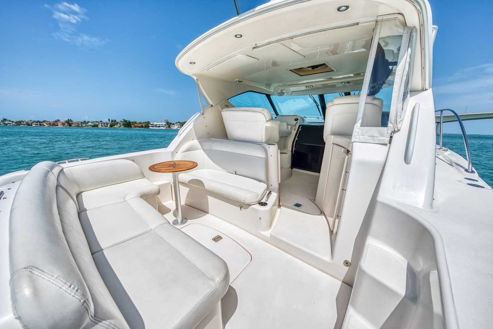 2011 Tiara Yachts 3500 Sovran LE