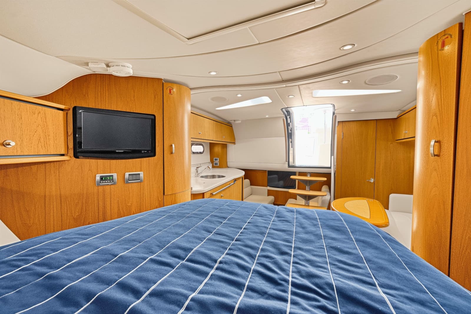 2011 Tiara Yachts 3500 Sovran LE