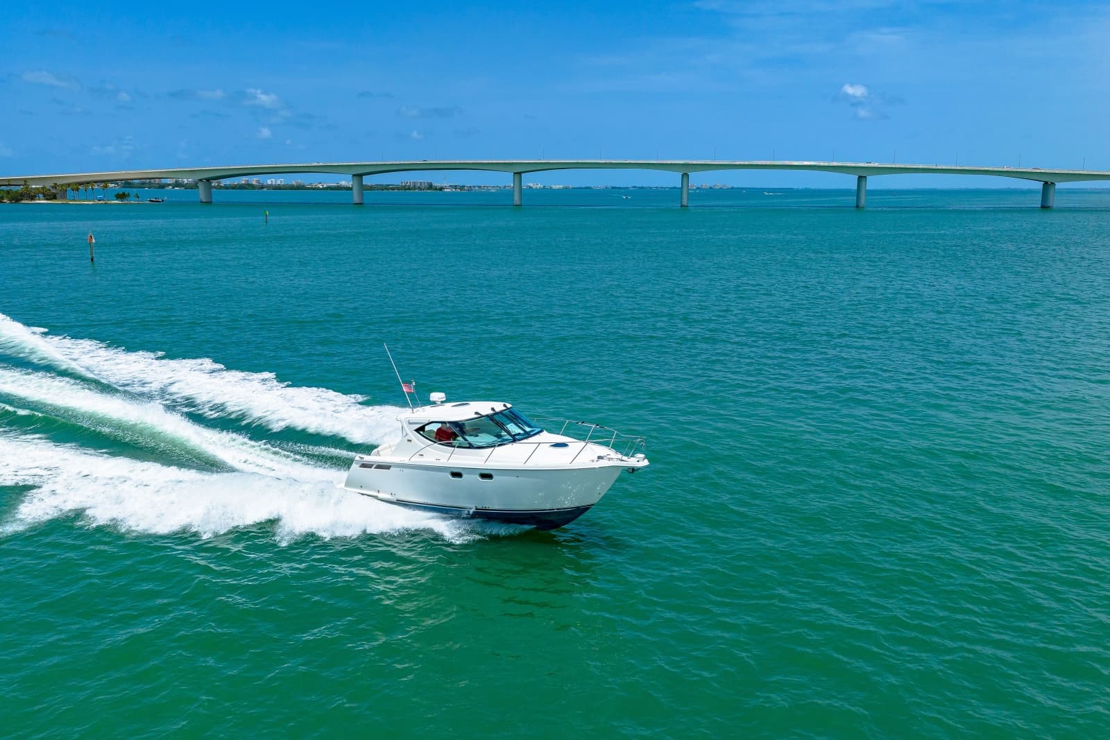 2011 Tiara Yachts 3500 Sovran LE