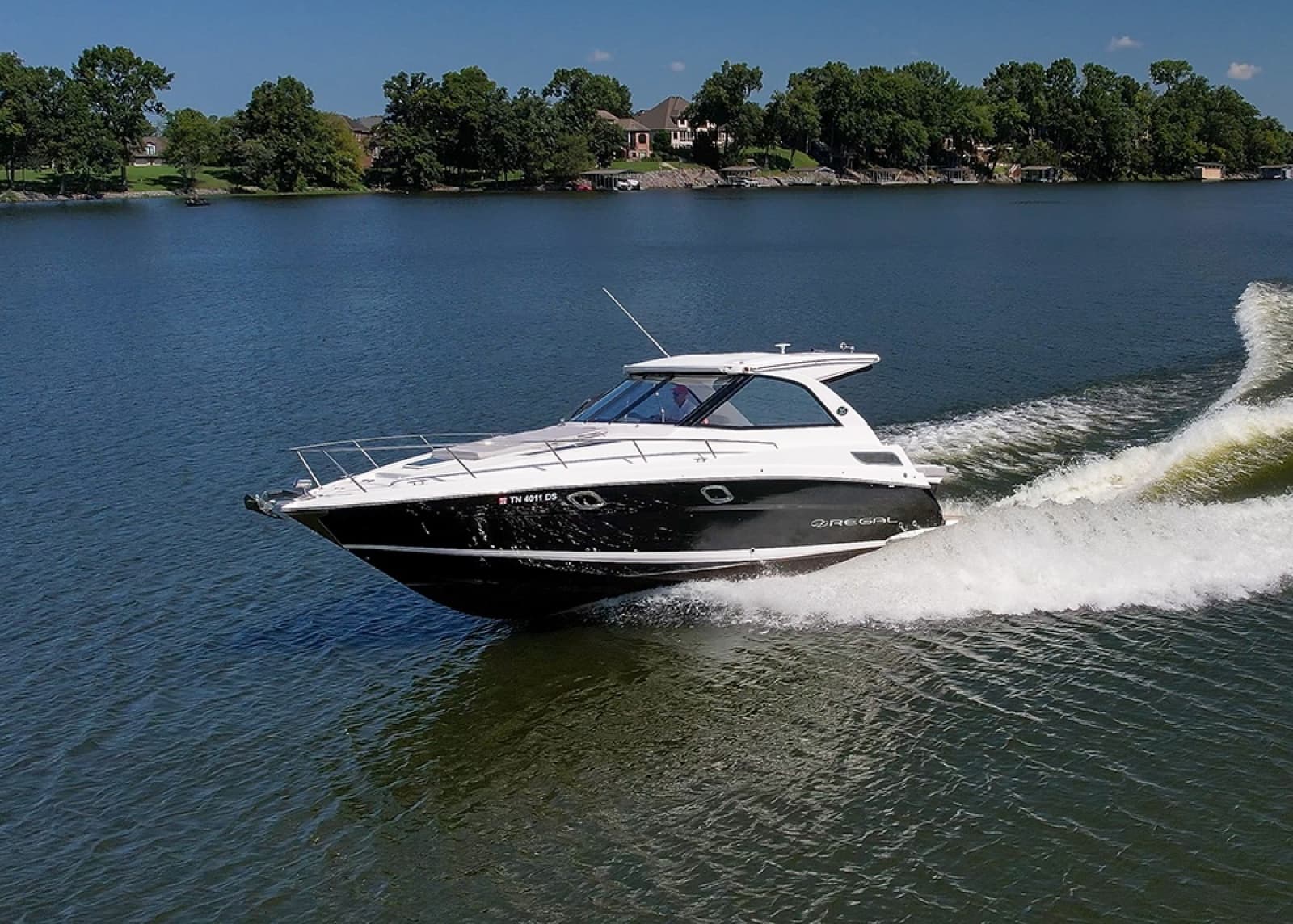 2019 Regal 35 Sport Coupe underway