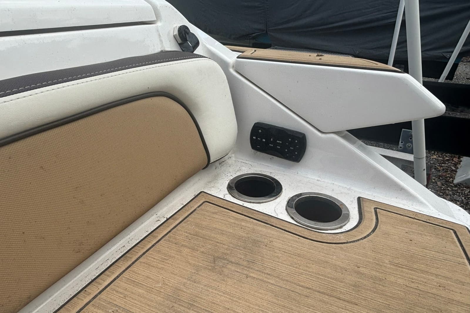 2021 Yamaha Boats 275SE