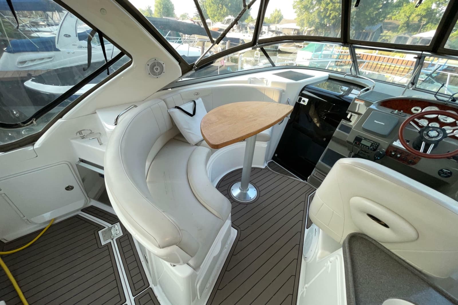 2008 Regal 3060 Window Express