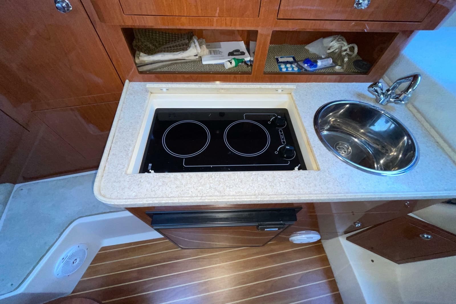 2008 Regal 3060 Window Express