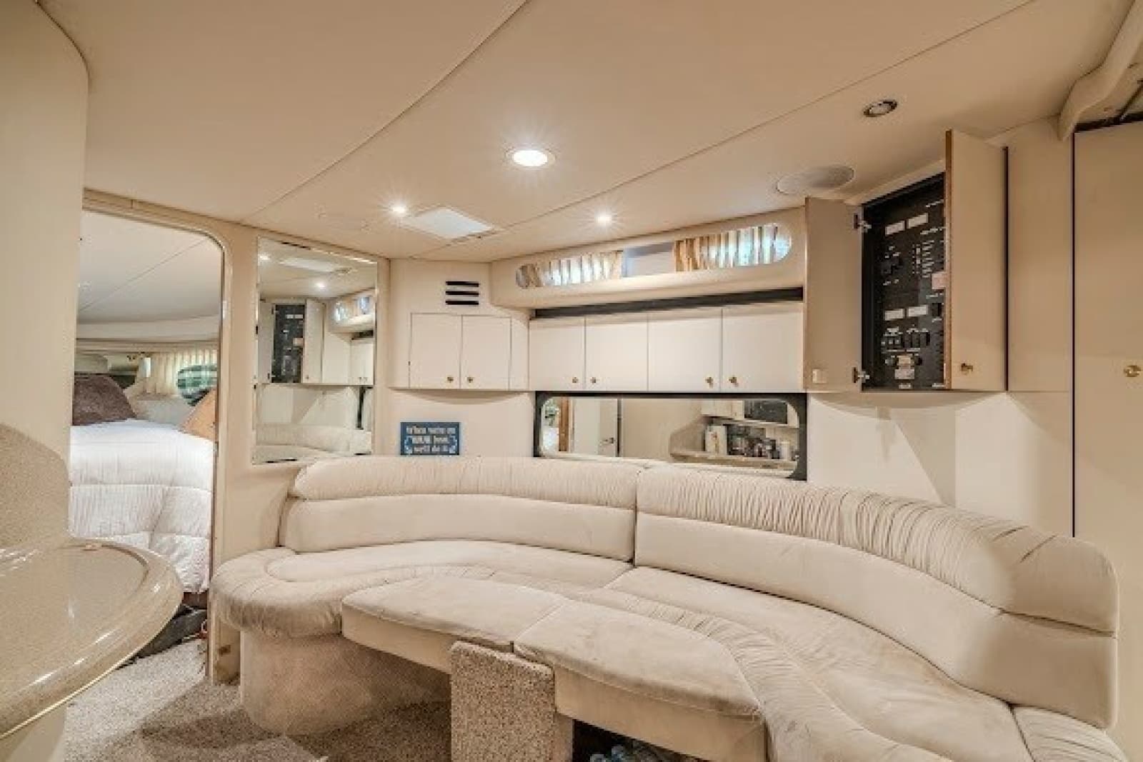 1999 Sea Ray 380 Sundancer