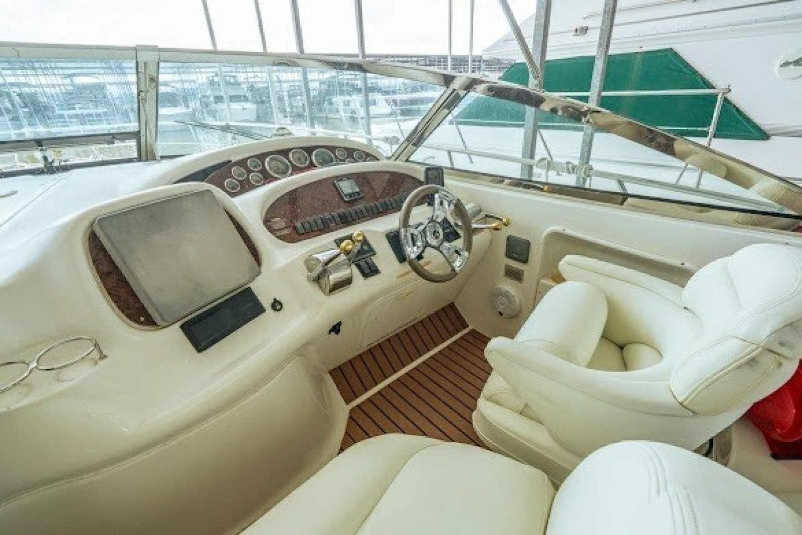 1999 Sea Ray 380 Sundancer