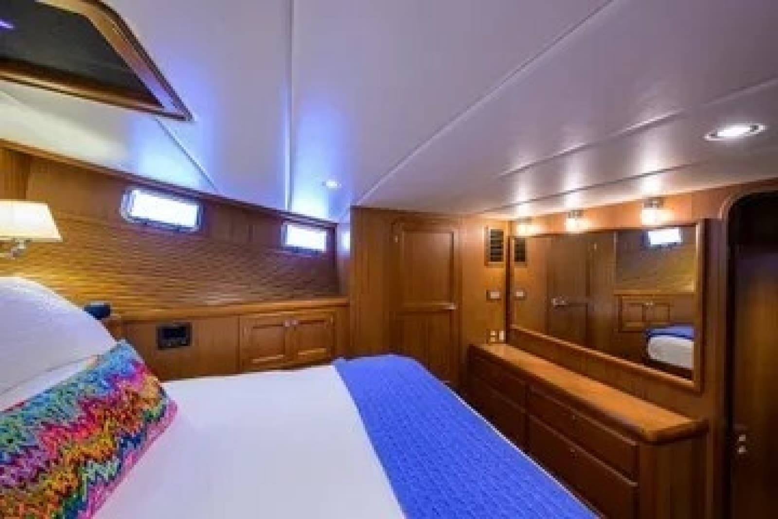 Owner stateroom looking aft