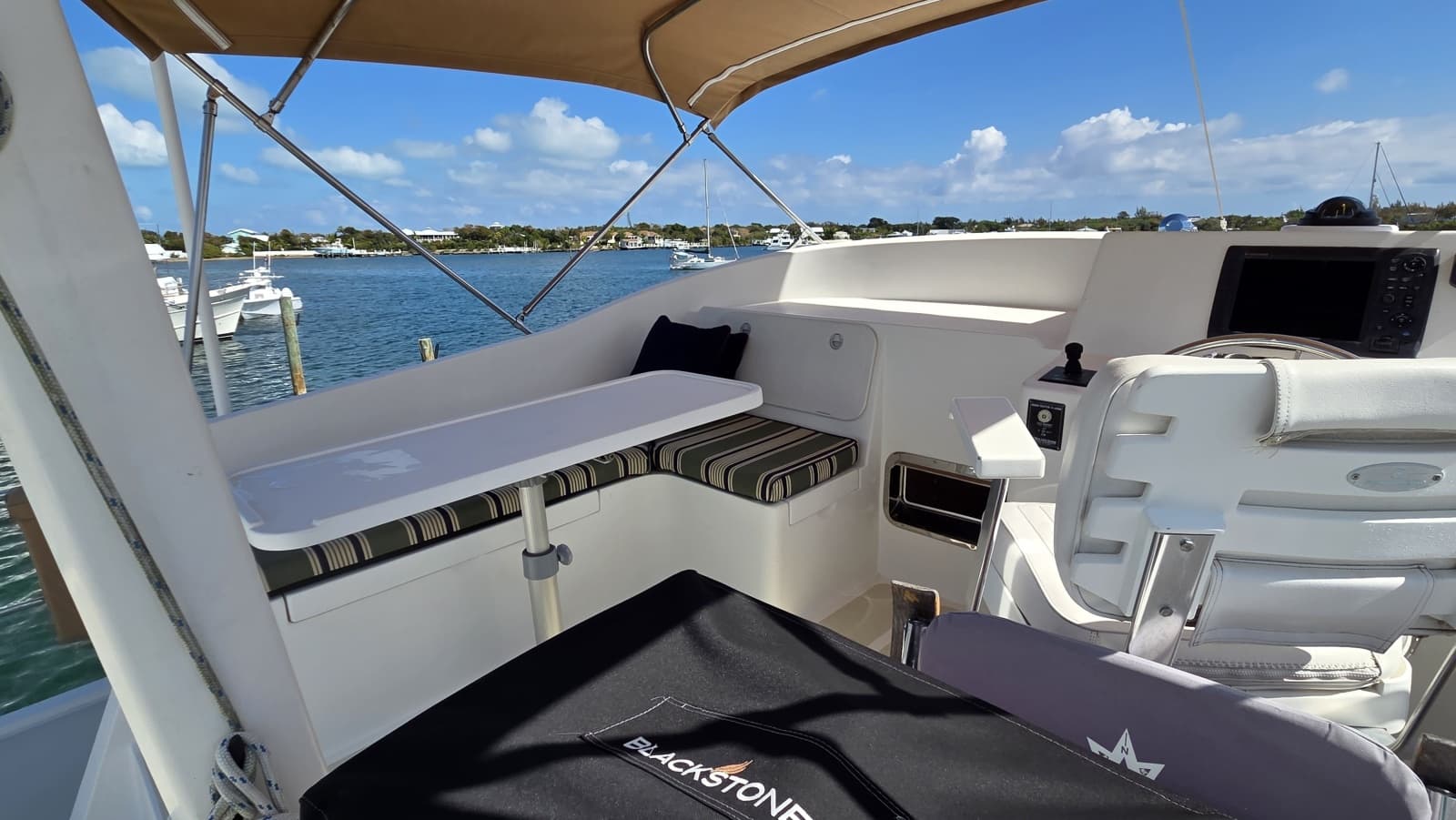 Flybridge Seating to Port