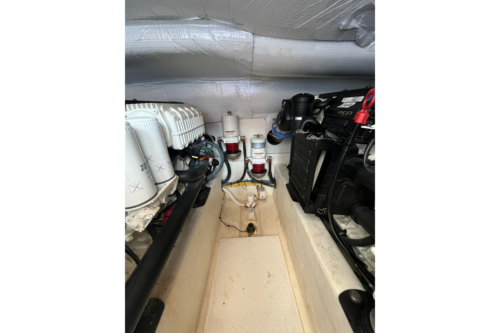 2018 Sabre 42 Fly Bridge Sedan