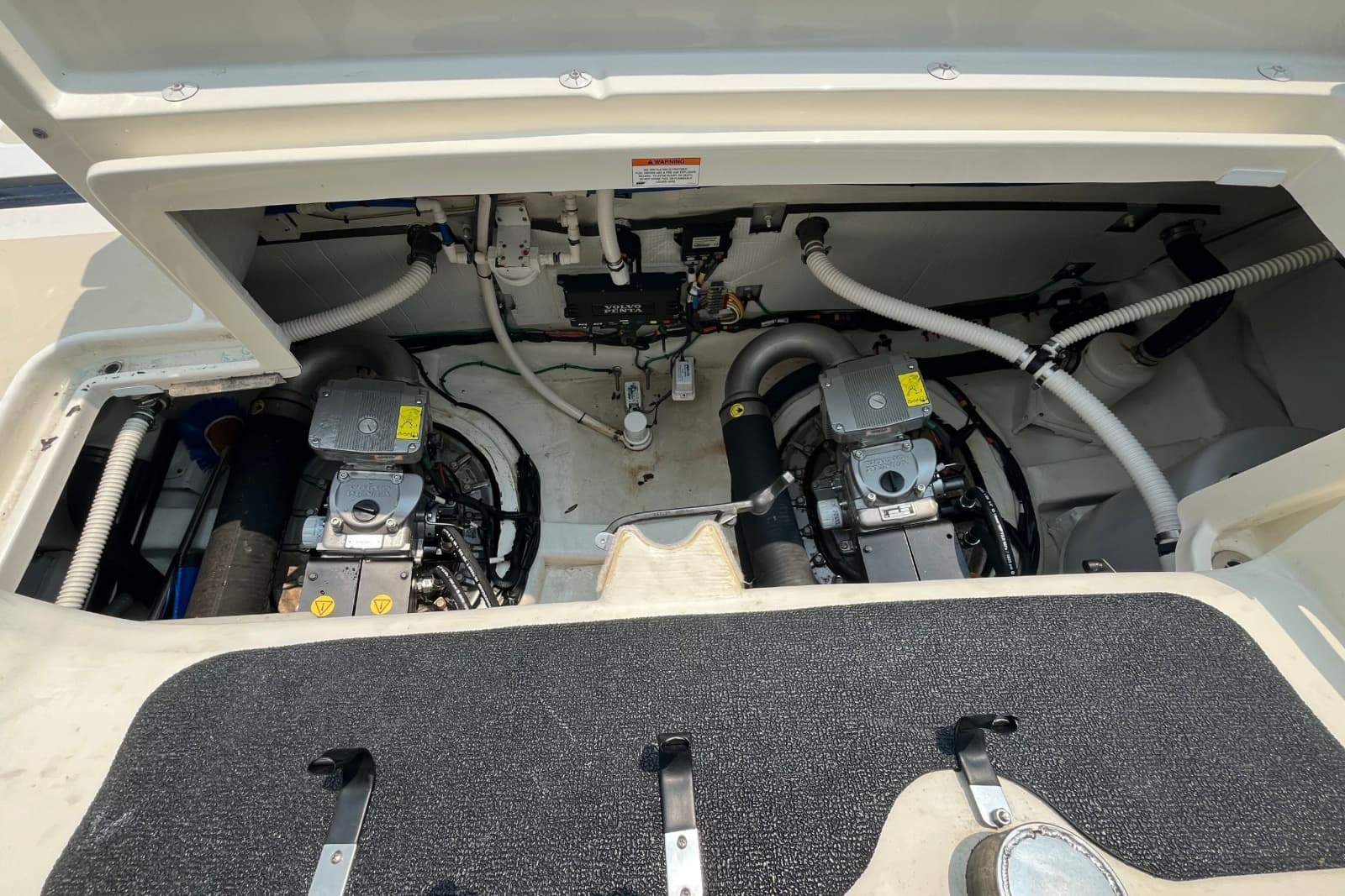2018 Sabre 42 Fly Bridge Sedan