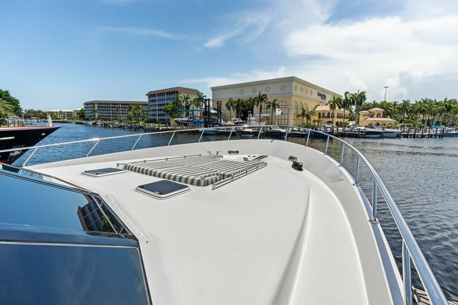 2012 Ocean Alexander 90 Skylounge