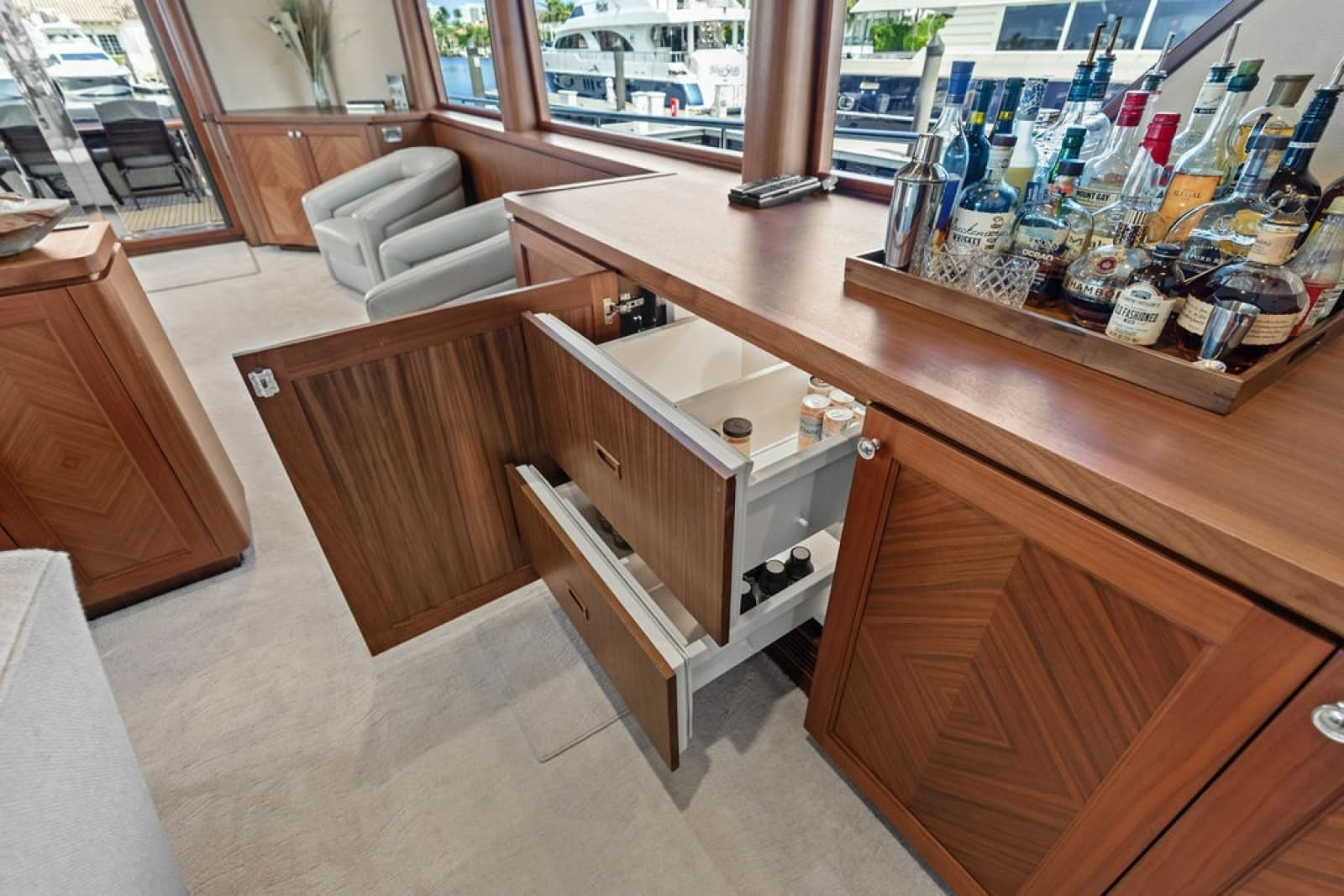 2012 Ocean Alexander 90 Skylounge