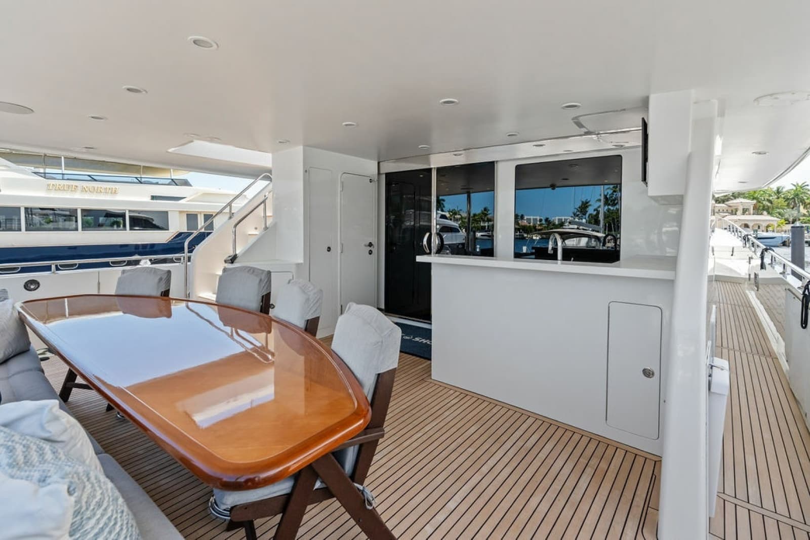 2012 Ocean Alexander 90 Skylounge