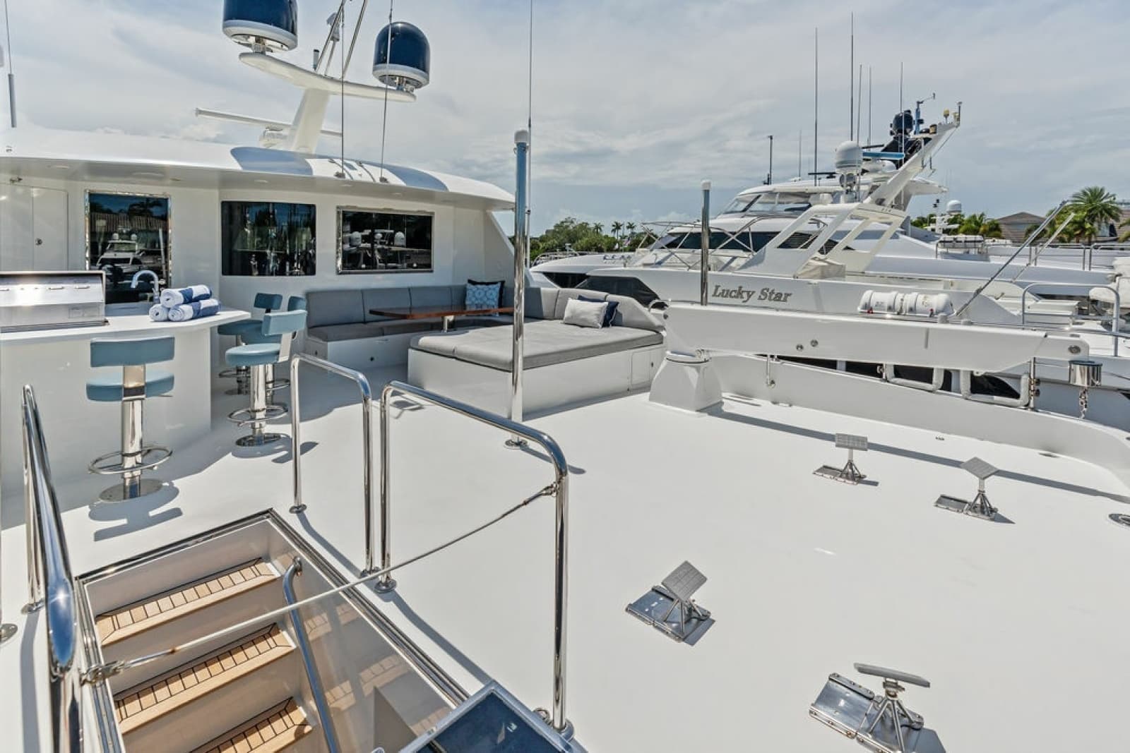 2012 Ocean Alexander 90 Skylounge