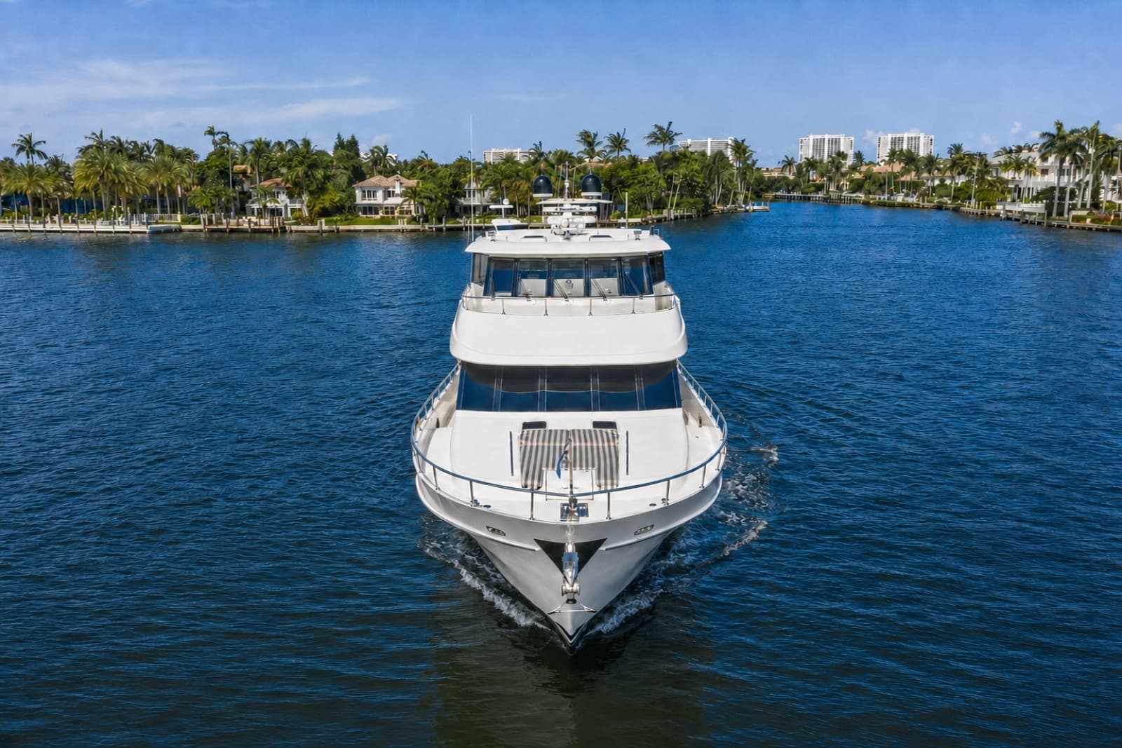 2012 Ocean Alexander 90 Skylounge