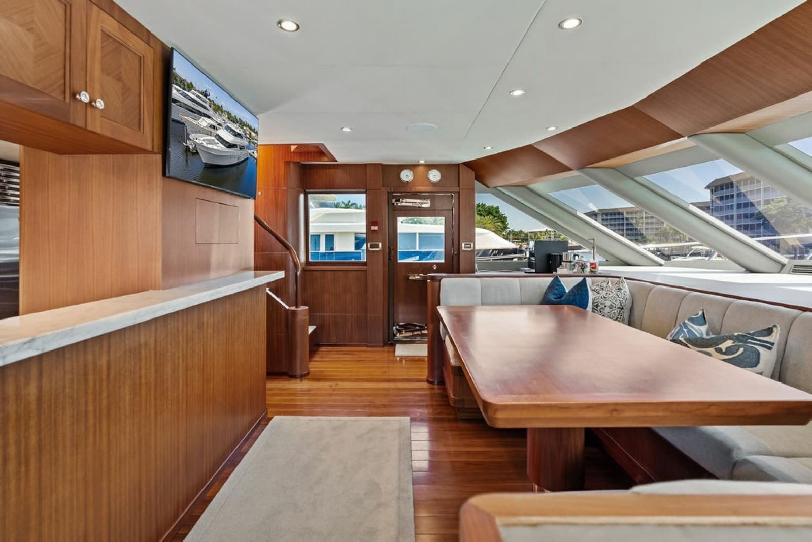 2012 Ocean Alexander 90 Skylounge