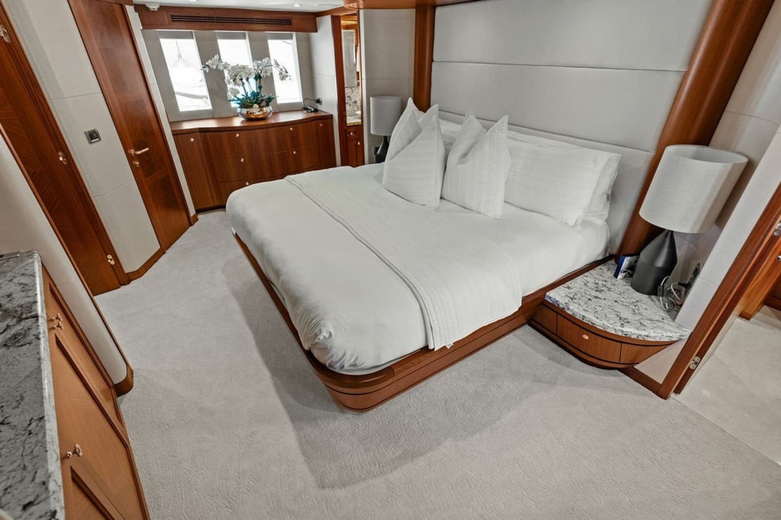 2012 Ocean Alexander 90 Skylounge