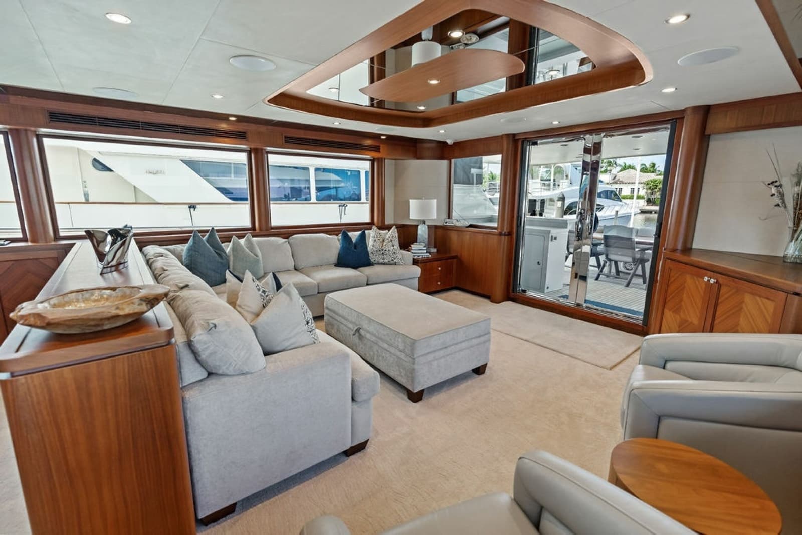 2012 Ocean Alexander 90 Skylounge