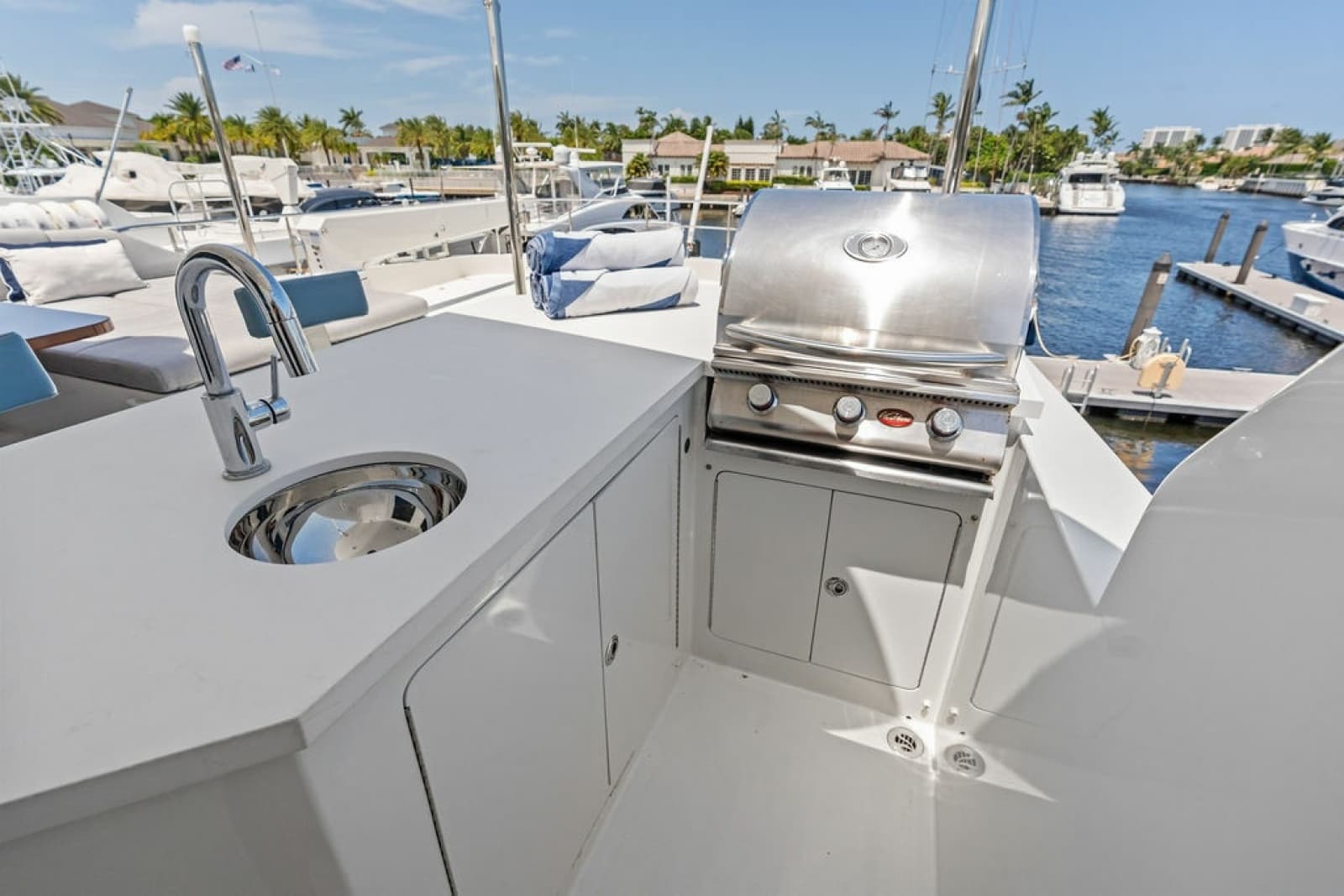 2012 Ocean Alexander 90 Skylounge