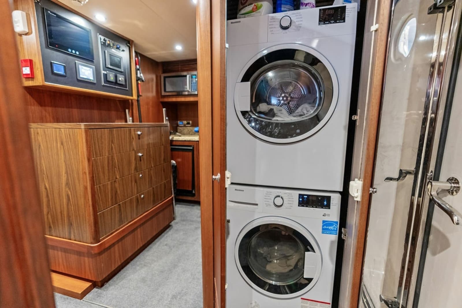 2012 Ocean Alexander 90 Skylounge