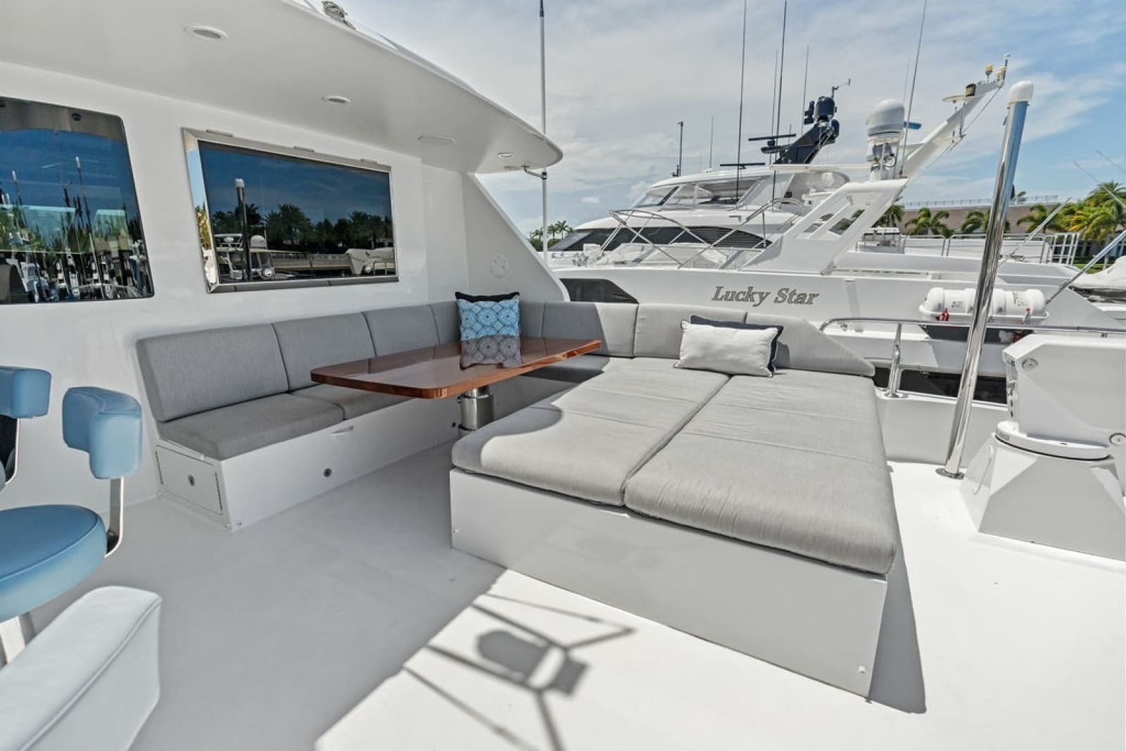 2012 Ocean Alexander 90 Skylounge