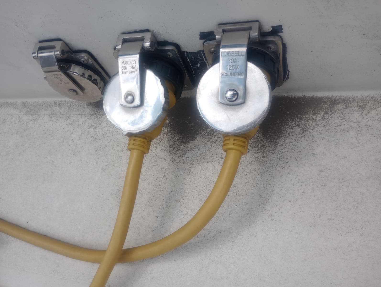 Imgi_21_1991 Silverton Aft Cabin Power 10266863 20260729120031216 10