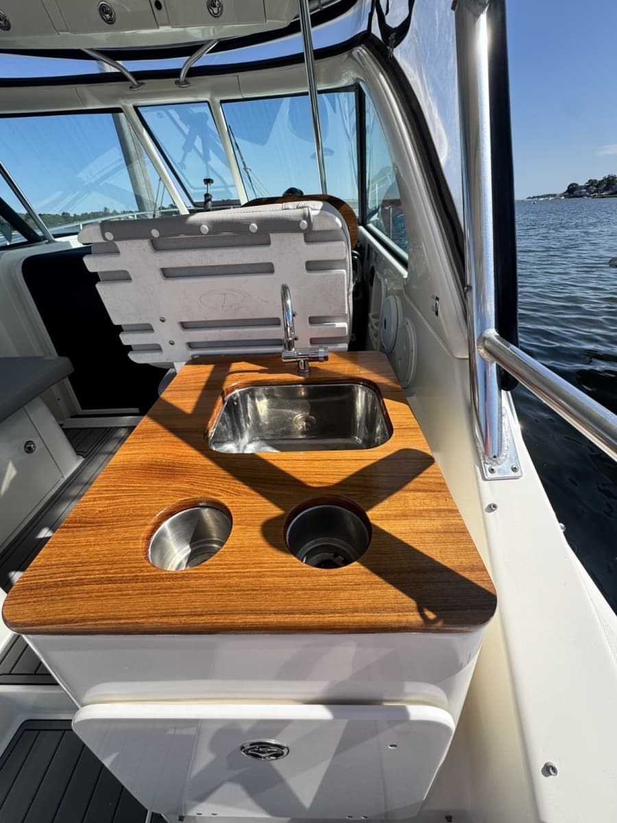 2006 Pursuit 3370 Offshore
