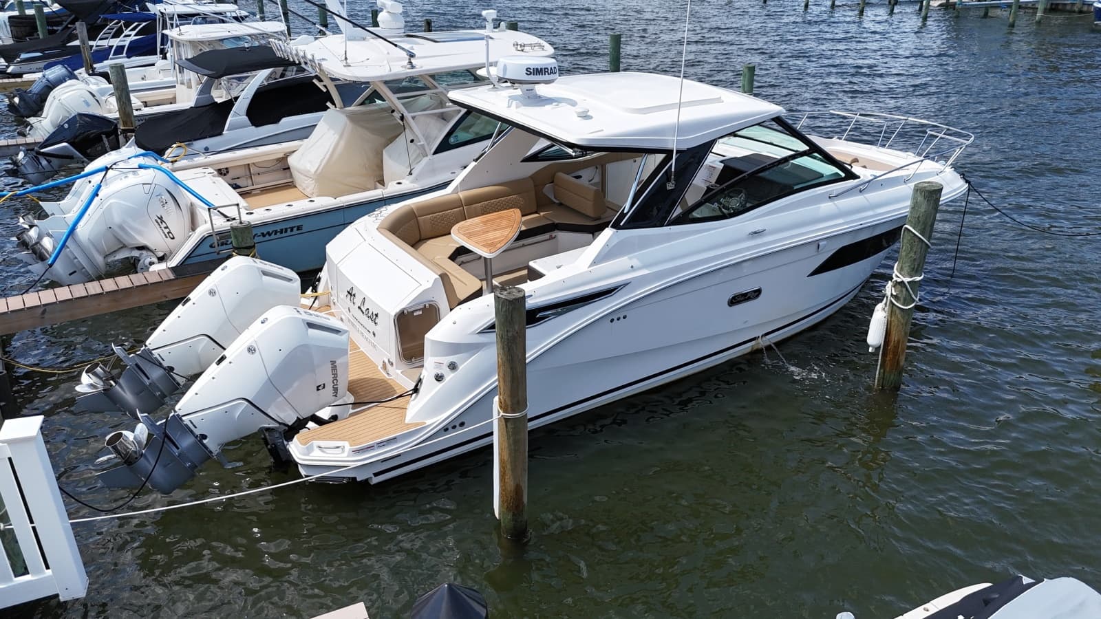 2025 Sea Ray 320 Sundancer OB
