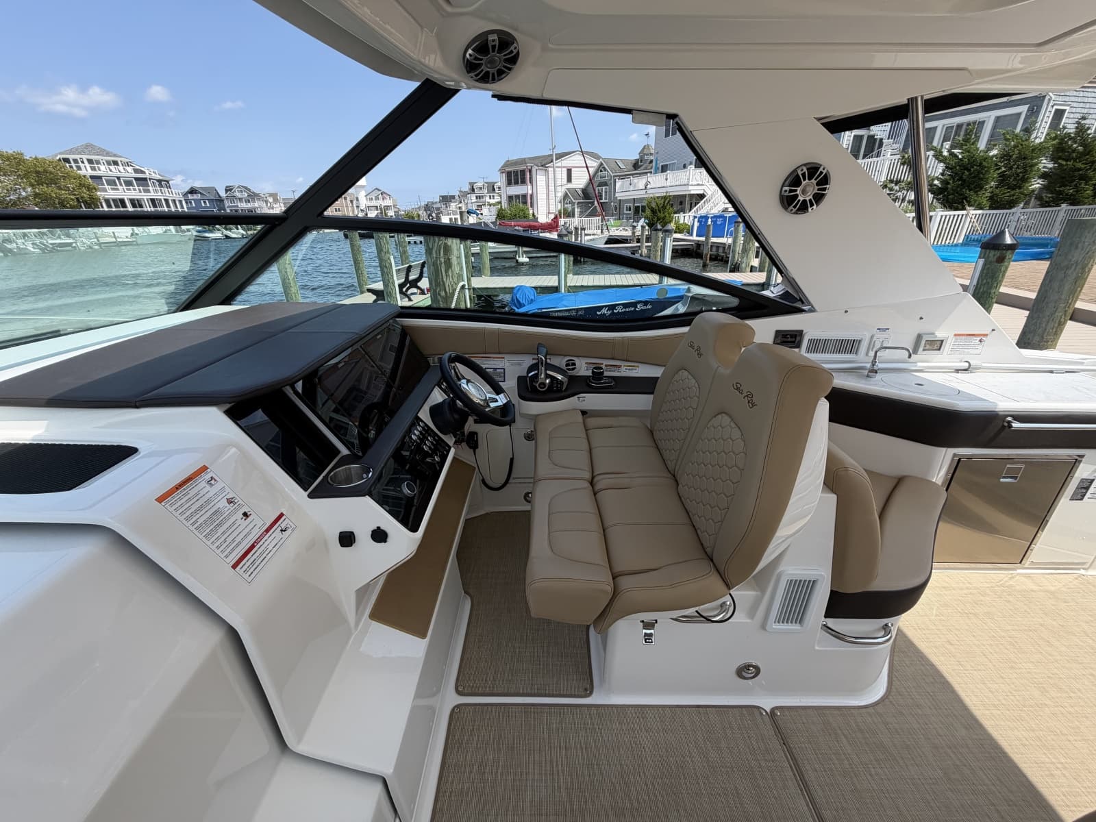 2025 Sea Ray 320 Sundancer OB
