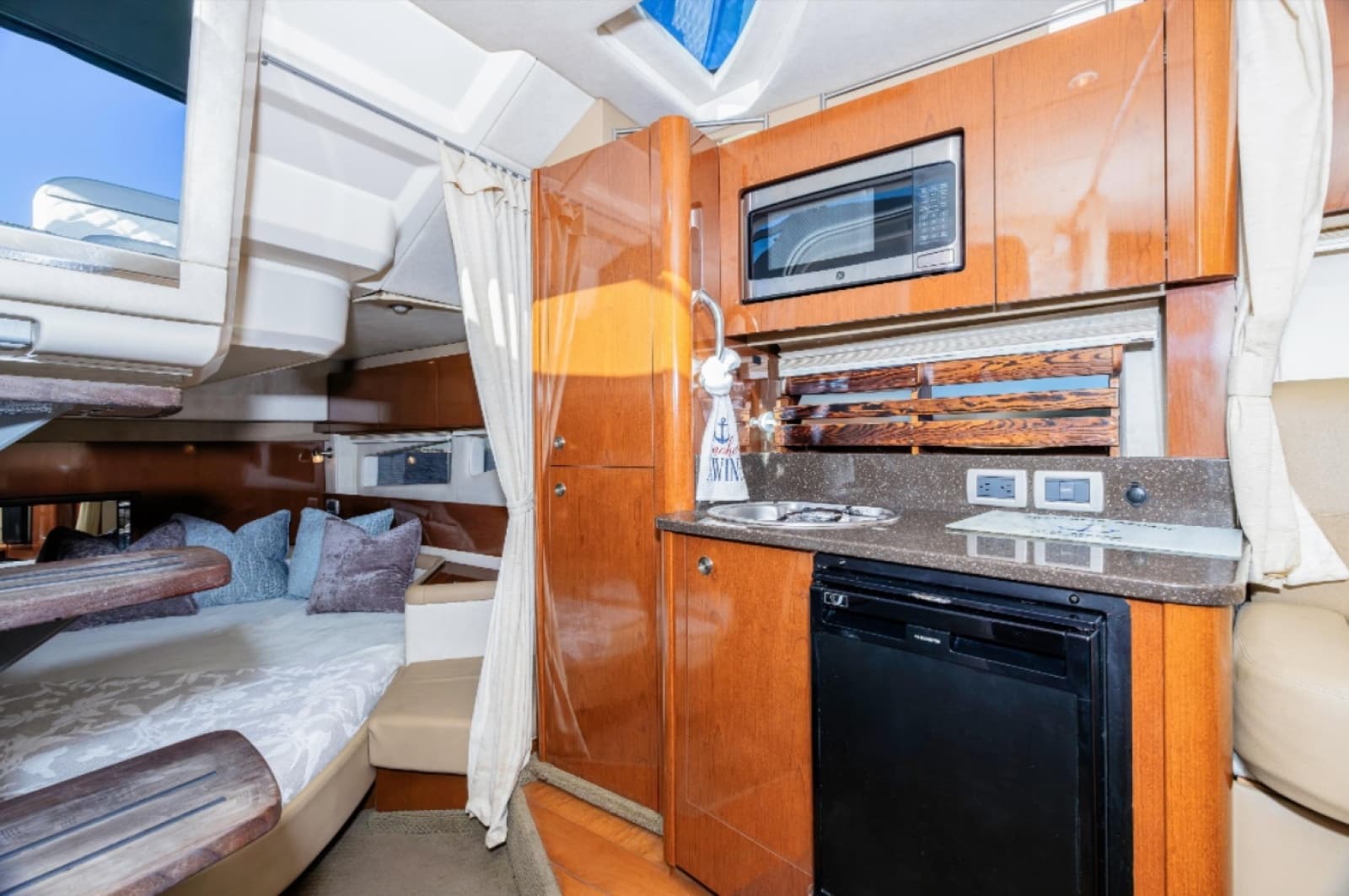 2013 Sea Ray 370 Venture