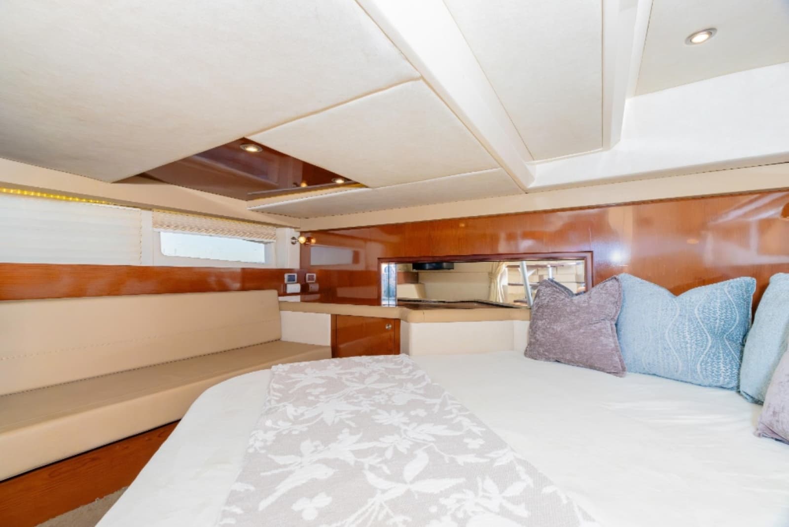 2013 Sea Ray 370 Venture