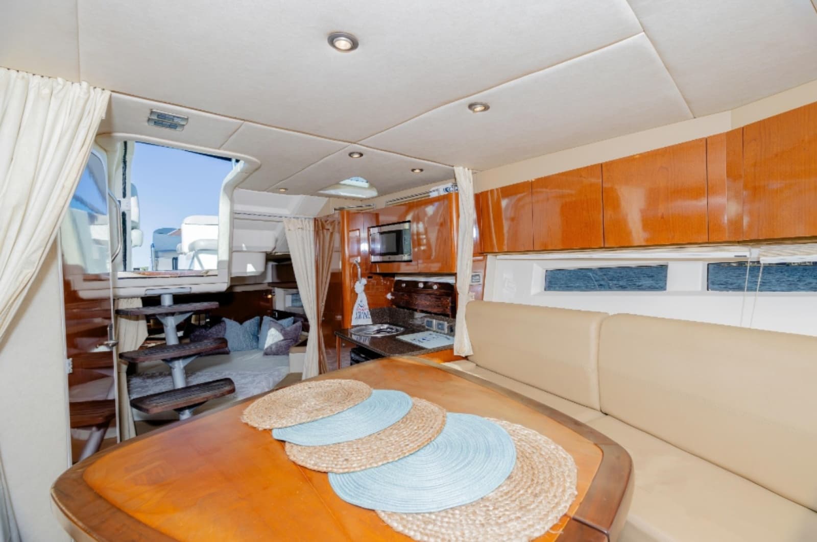 2013 Sea Ray 370 Venture