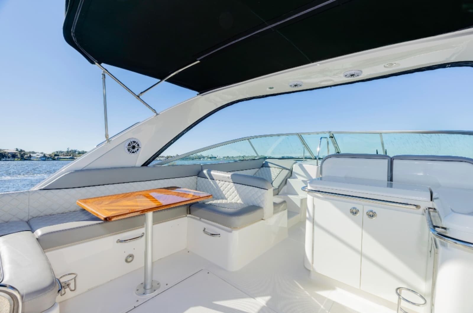 2013 Sea Ray 370 Venture