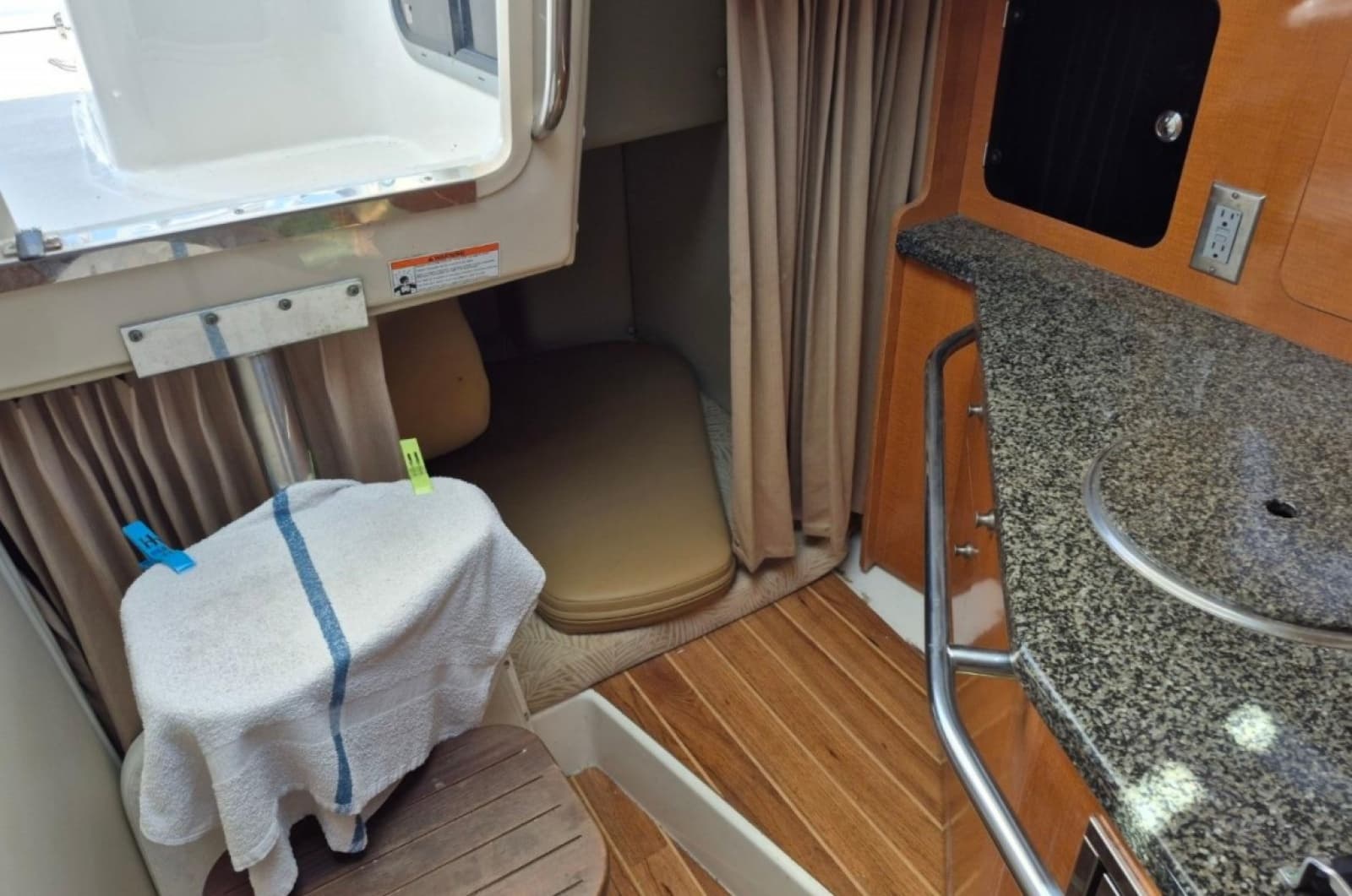 2008 Robalo R305 Walkaround