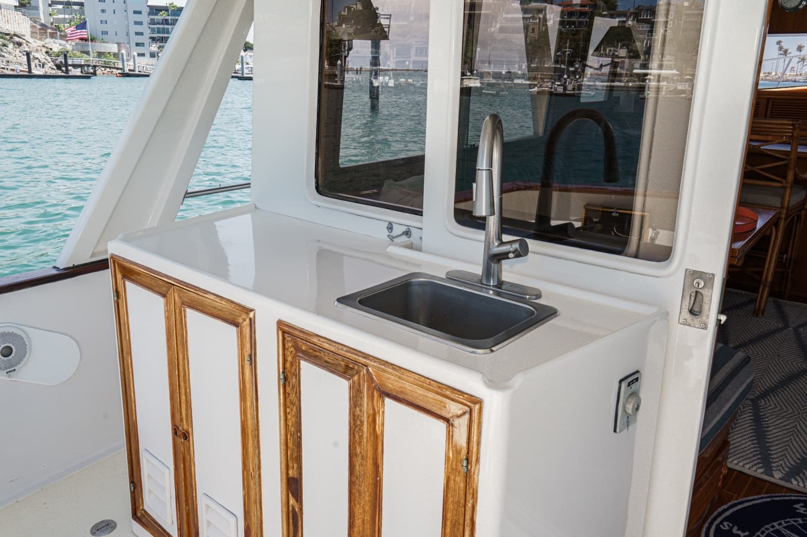 1989 Offshore Yachts Sedan