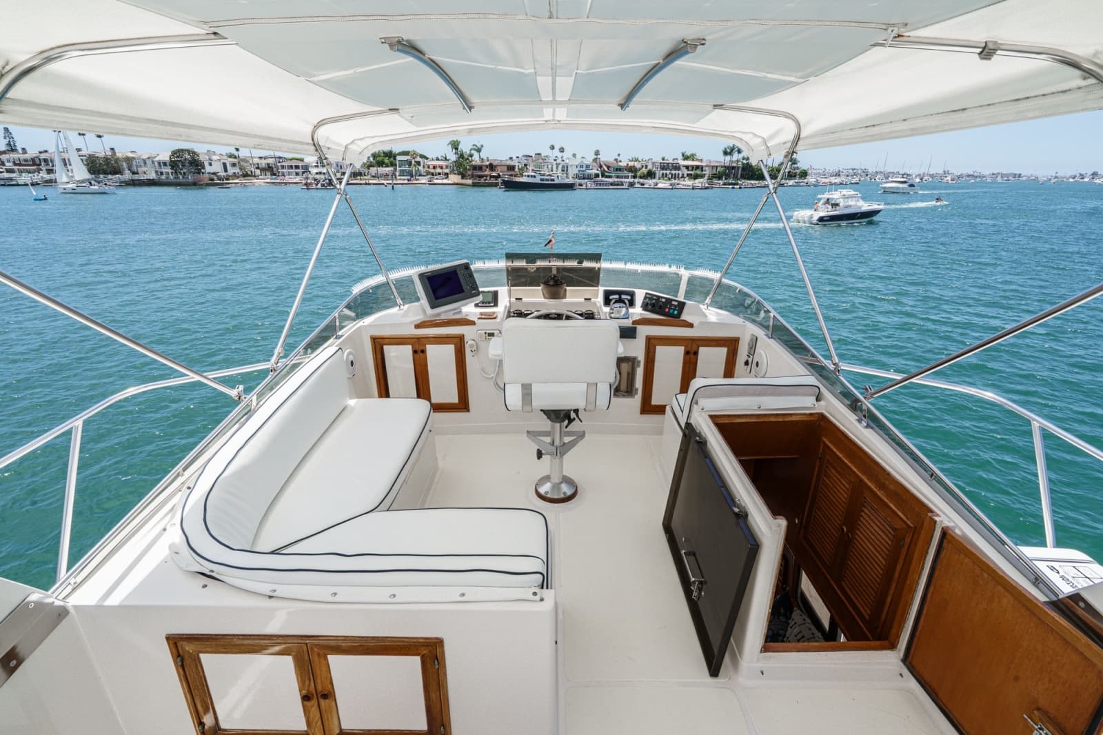 1989 Offshore Yachts Sedan