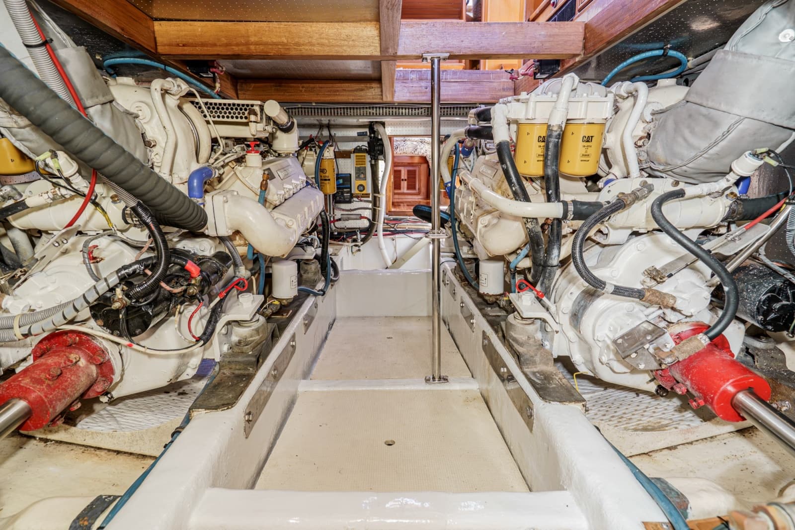1989 Offshore Yachts Sedan