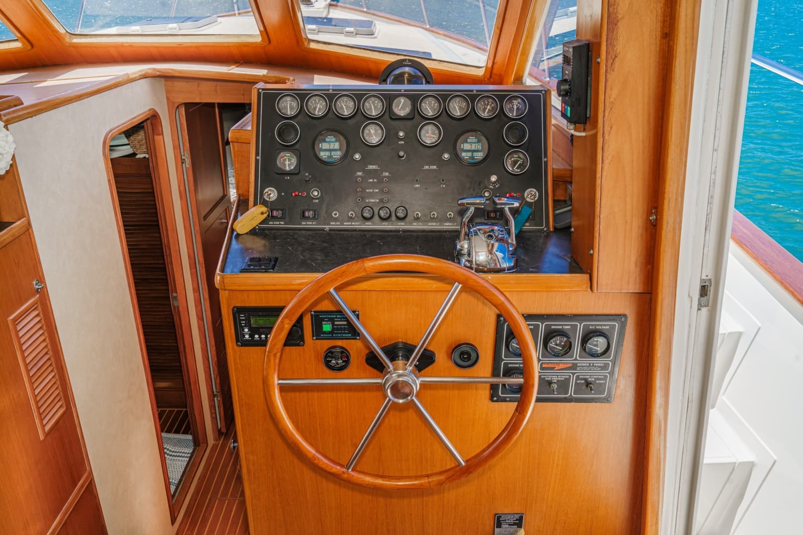 1989 Offshore Yachts Sedan