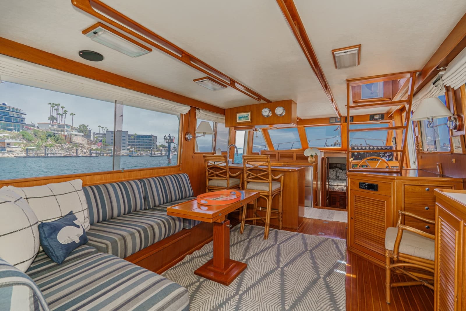 1989 Offshore Yachts Sedan