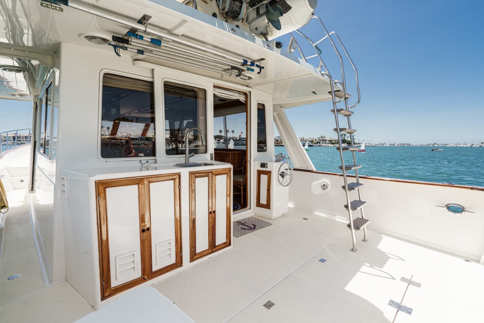 1989 Offshore Yachts Sedan