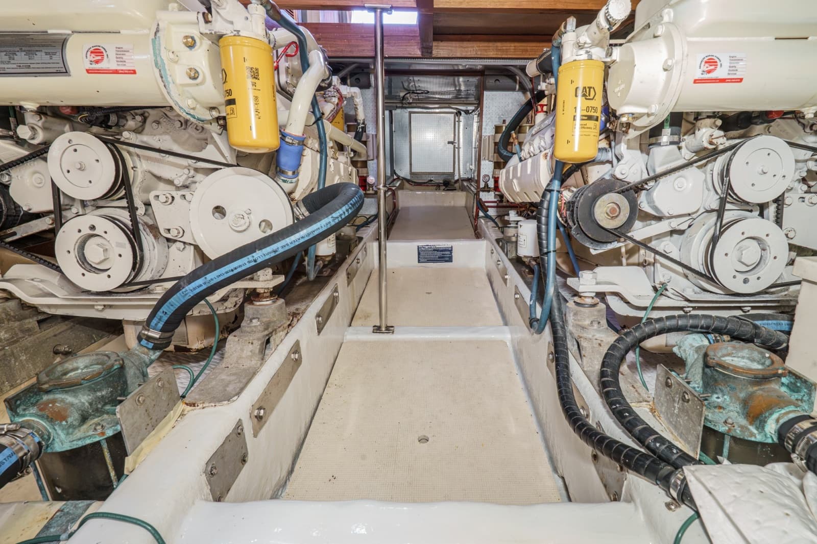 1989 Offshore Yachts Sedan